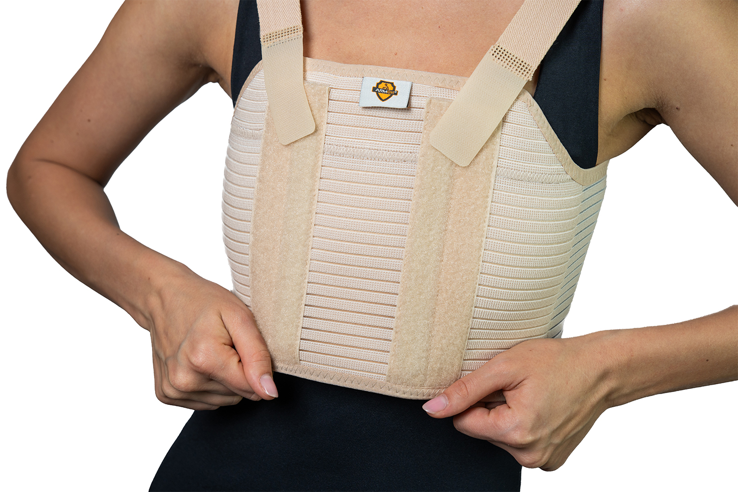 Пояс для грудины с металлическими вставками