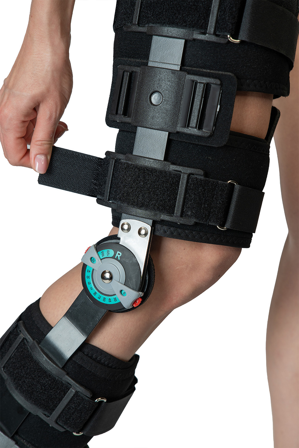 Ортез для коленного сустава, регулируемый по углу наклона