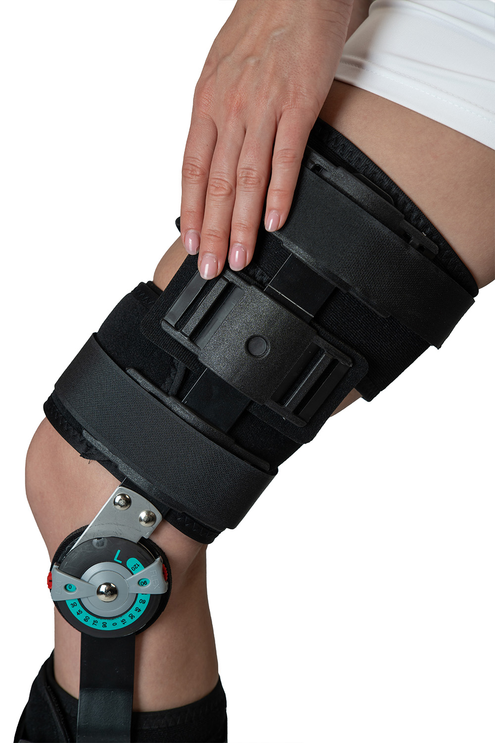 Ортез для коленного сустава, регулируемый по углу наклона