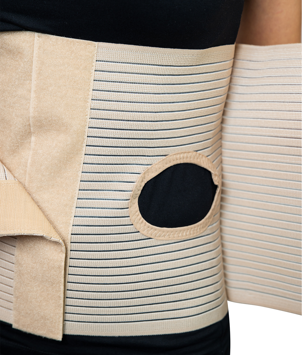 Брюшной бандаж для колостомического мешка высотой 26 см.